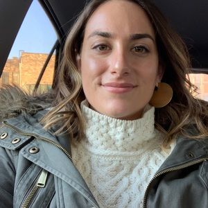 Meet your Posher, Chloe